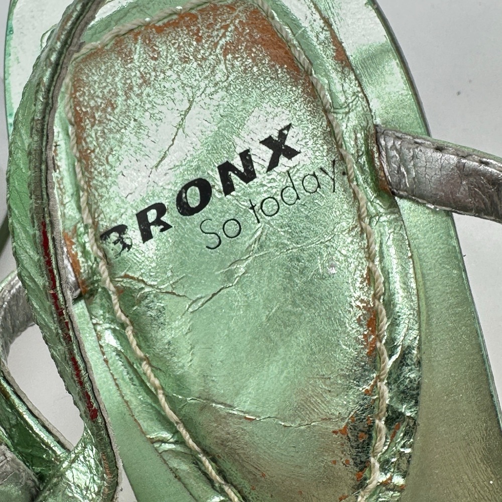 Y2K BRONX Heels Metallic Green Silvertone Jeweltone Euro Mirror Heel US 5.5-6 - Picture 9 of 11